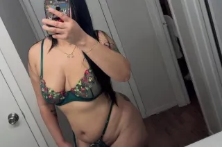 sexy y complaciente 😈🔥con un rico 🍑 - Image 1